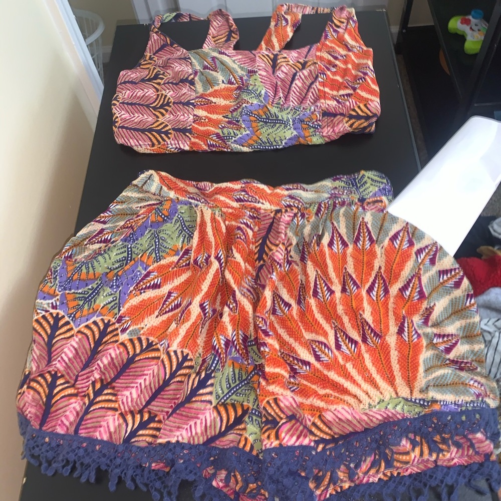 Cute 2 piece summer outfit.